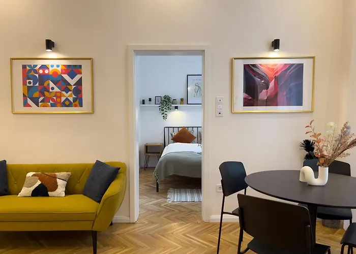 Szentkiralyi Suite