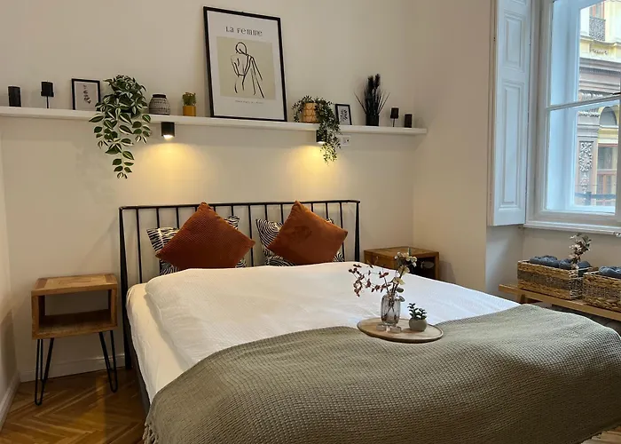 Szentkiralyi Suite